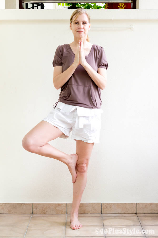 Making yoga more fun with fashionable yoga clothes for women