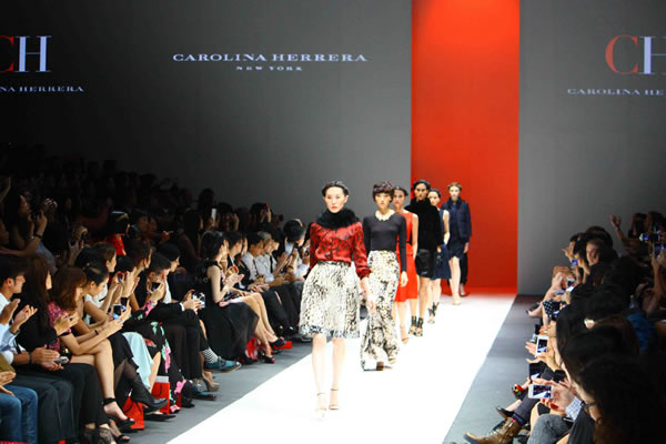 Carolina Herrera Fashion show in Singapore, showcasing her fall 2013 ...