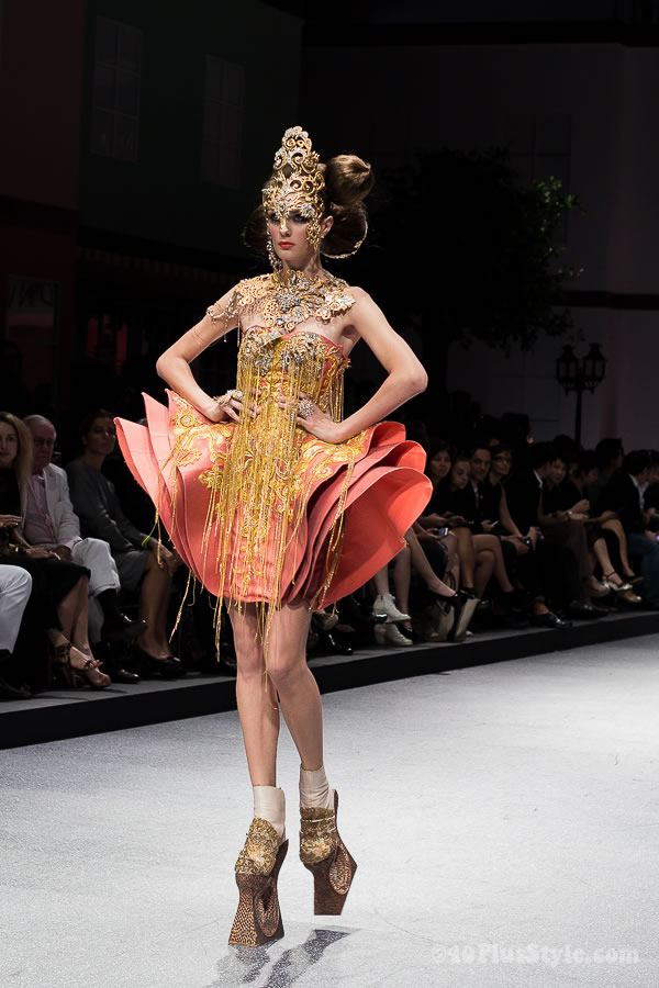 Guo Pei fashion Show in Singapore - be completely wowed!