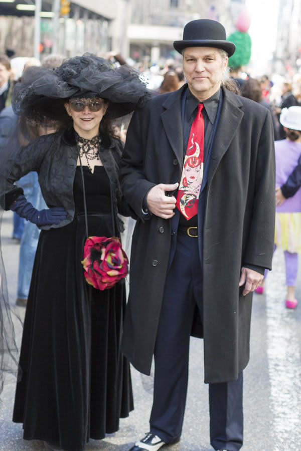 Going all black with red accents at New York Easter Parade | 40plusstyle.com