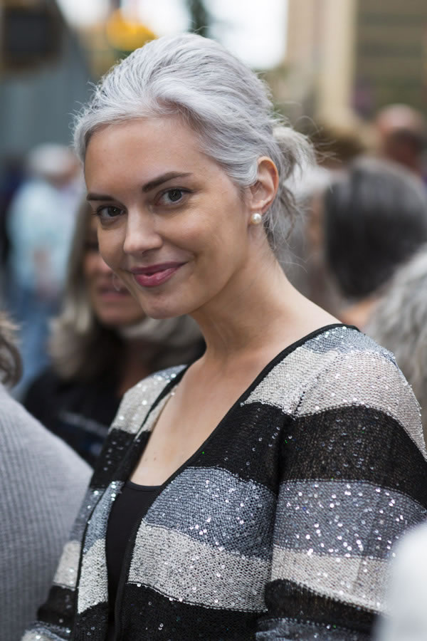 ex model with silver gray hair | 40plusstyle.com