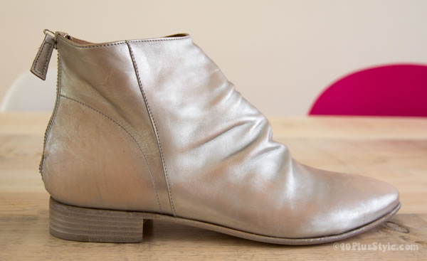 Laura Bellariva silver coated booties | 40plusstyle.com