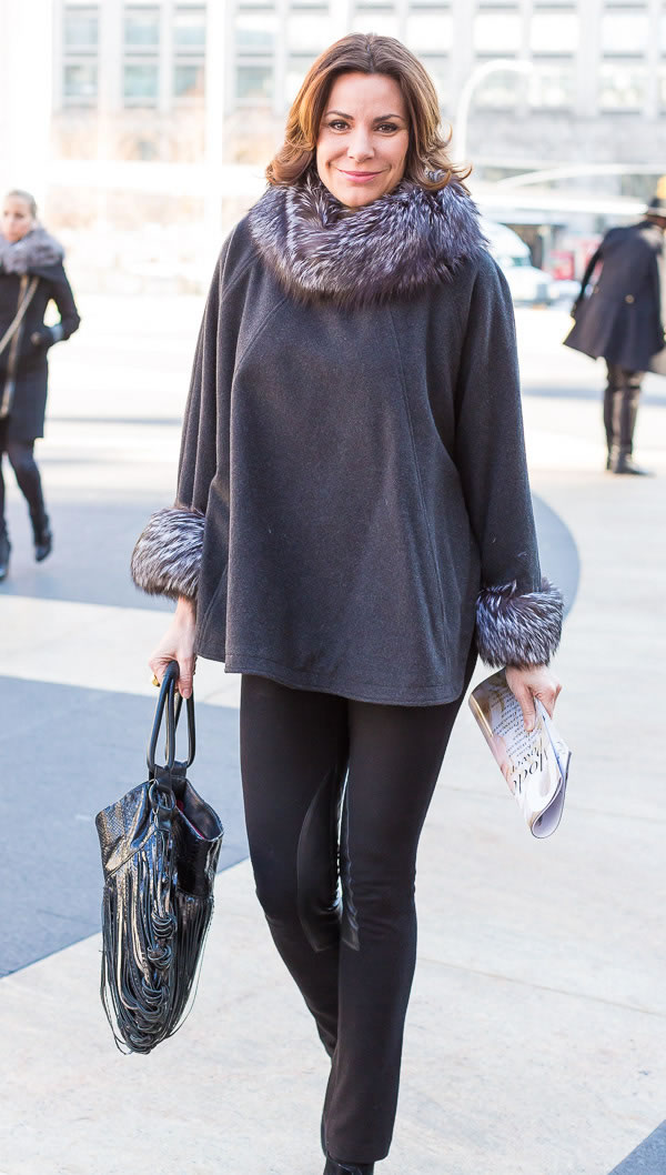 Black and gray outfit with faux fur | 40plusstyle.com