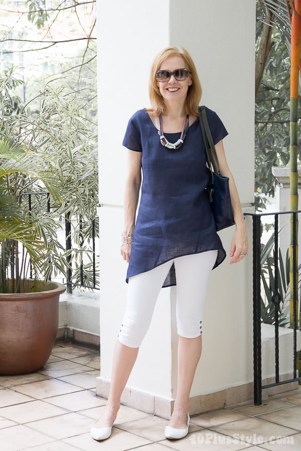 Navy and white knee capris | 40plusstyle.com