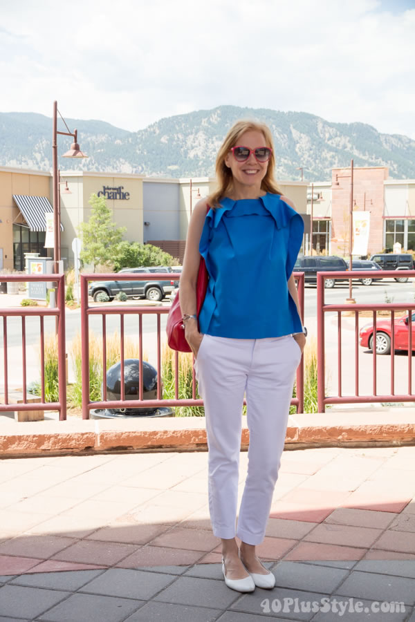 white pants and a blue top outfit | 40plusstyle.com