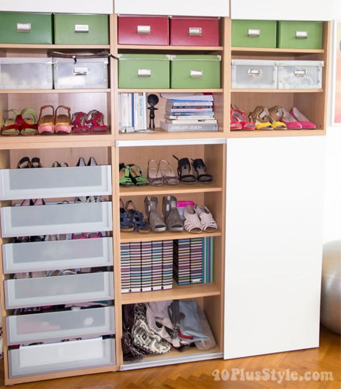 How to store clothes and accessories creatively in a smaller space
