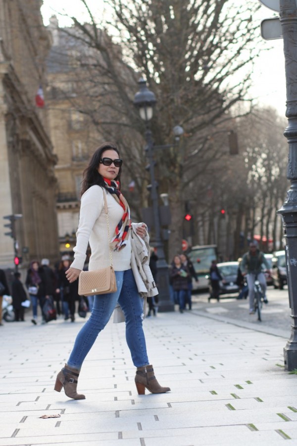 travel style white sweater ankle boots | 40plusstyle.com