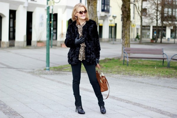 fur coat leopard top ankle boots | 40plusstyle.com