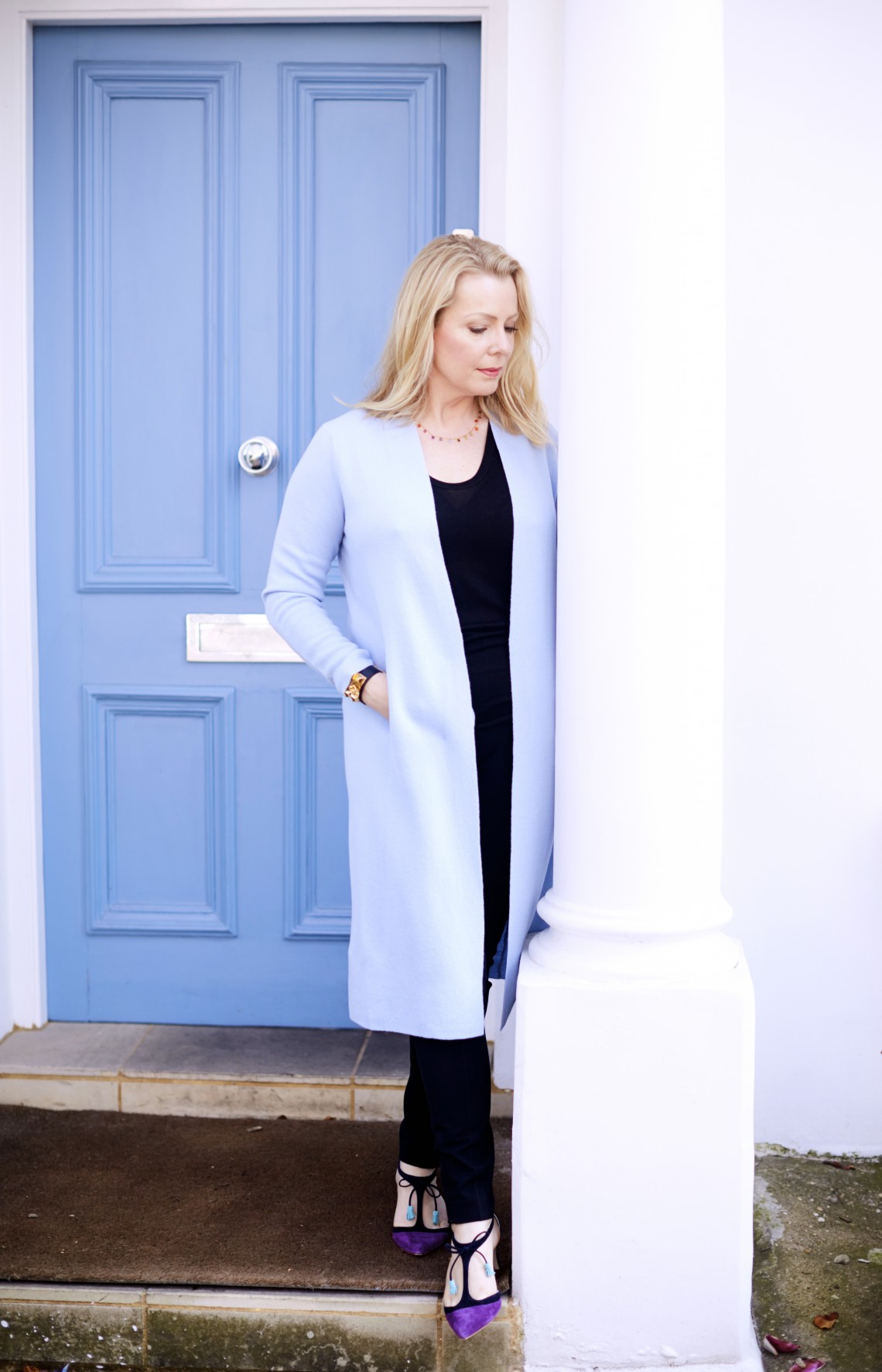Chic pointed shoes and baby blue coat outfit | 40plusstyle.com