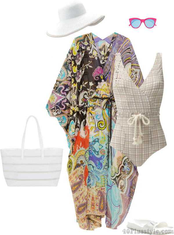 Outfit ideas on how to wear a kaftan at the beach | 40plusstyle.com