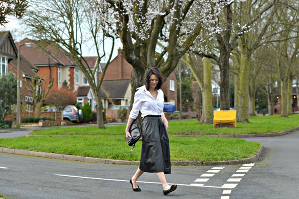 White blouse outfit idea | 40plusstyle.com