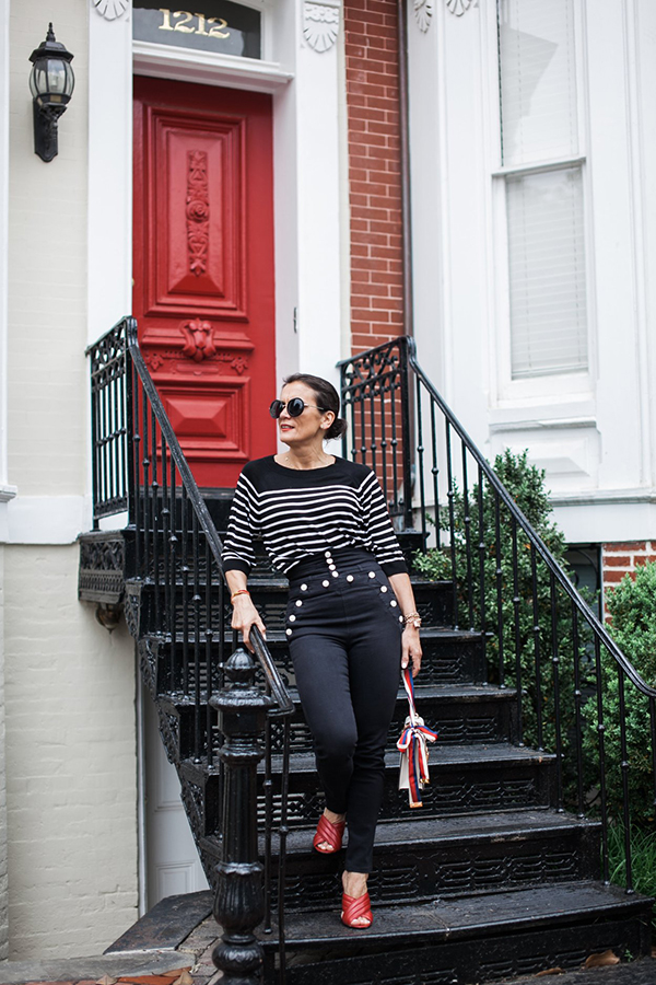 Long weekend and a timeless style outfit idea: French striped top and red heels | 40plusstyle.com