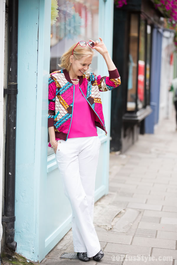 How to wear white pants over 40 - lots of outfit ideas with white pants