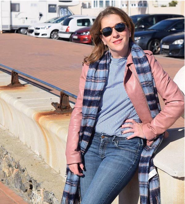 Blue stripes with a pink jacket | 40plusstyle.com