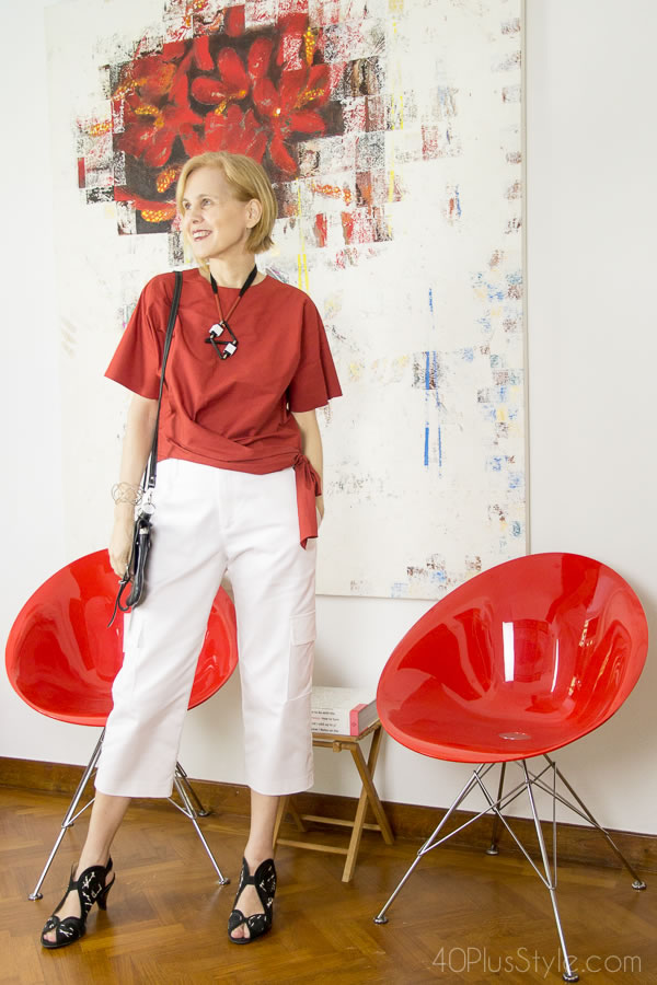 Stylish women bloggers over 40 and how to style wide legged pants | 40plusstyle.com