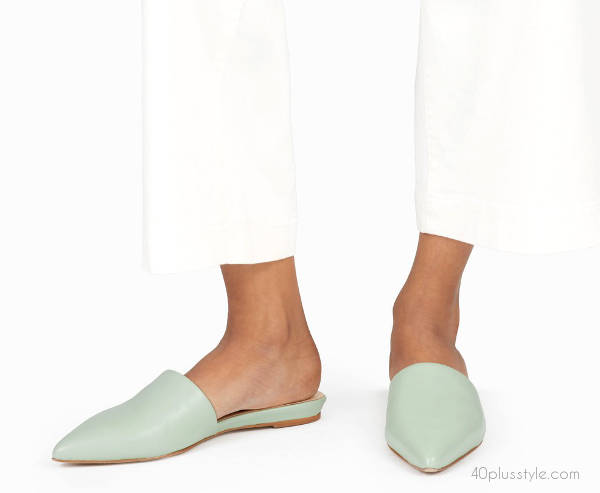 minimalist pointed toe slide by everyone | 40plusstyle.com