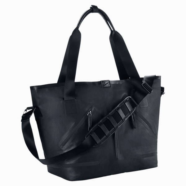 Nike urban-chic tote bag | 40plusstyle.com