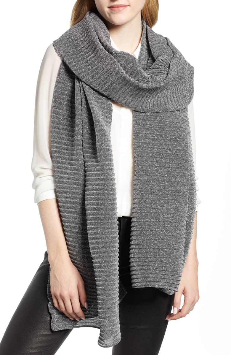Gray textured scarf | 40plusstyle.com