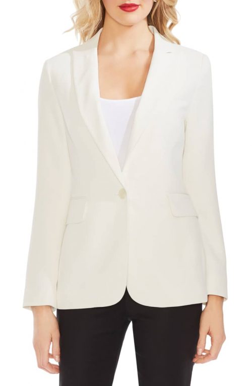 stylish blazer ideas for women over 40 | 40plusstyle.com