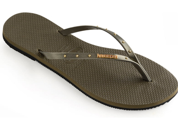 flip flops to wear on a cruise | 40plusstyle.com