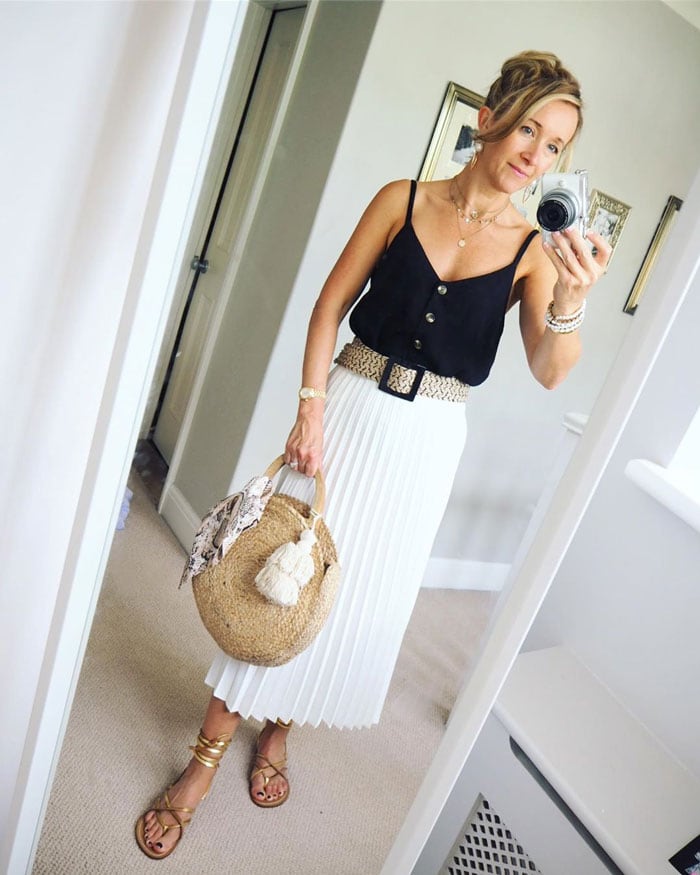 white pleated skirt | 40plusstyle.com