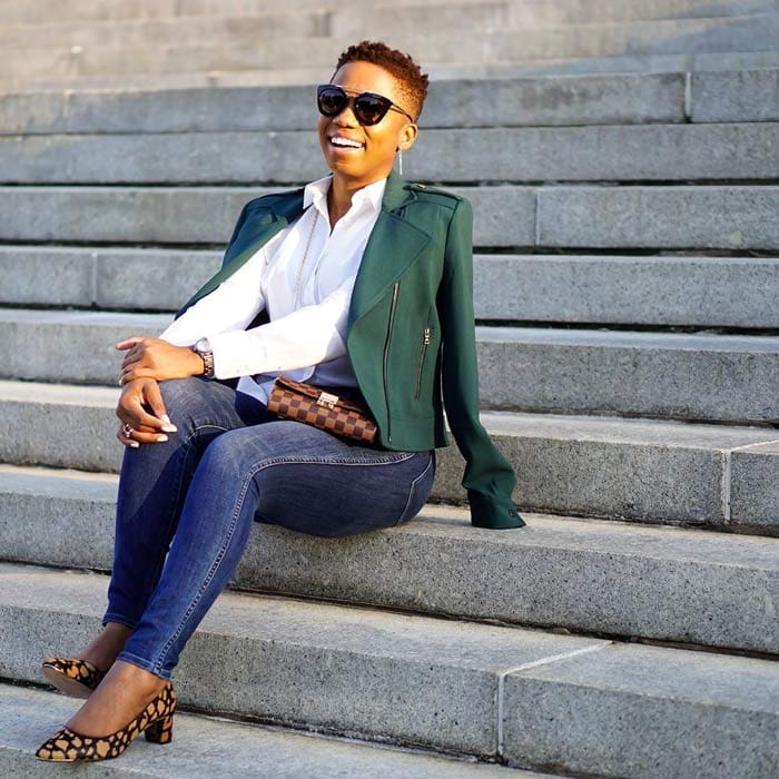 Work outfit idea: white collared shirt, jacket, skinny jeans and low heel pumps | 40plusstyle.com