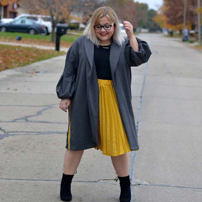 how to dress when you are short and plus size | 40plusstyle.com