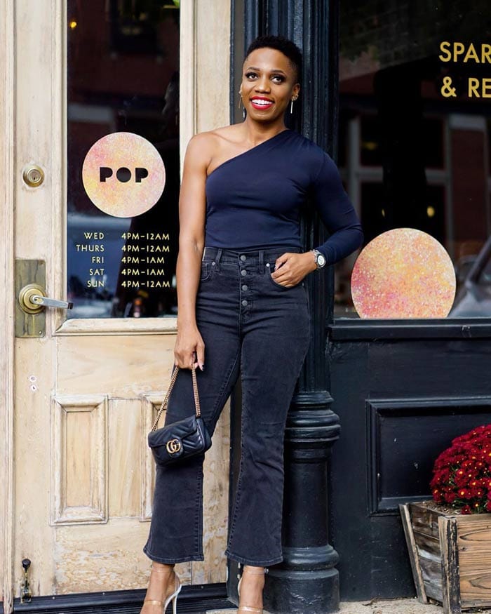 how to wear navy blue with black | 40plusstyle.com