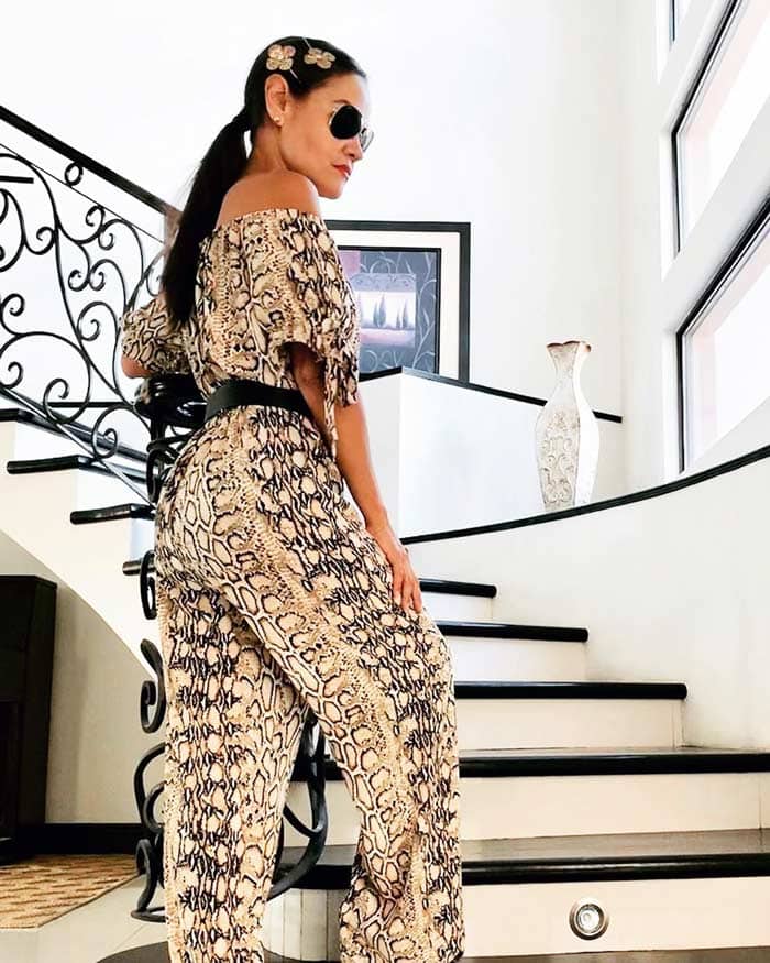 to cinch your jumpsuit | 40plusstyle.com