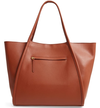 Christmas gift ideas for women: Nordstrom oversize leather tote | 40plusstyle.com