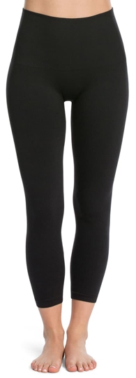 Tummy control leggings: SPANX Look At Me Now crop seamless leggings | 40plusstyle.com