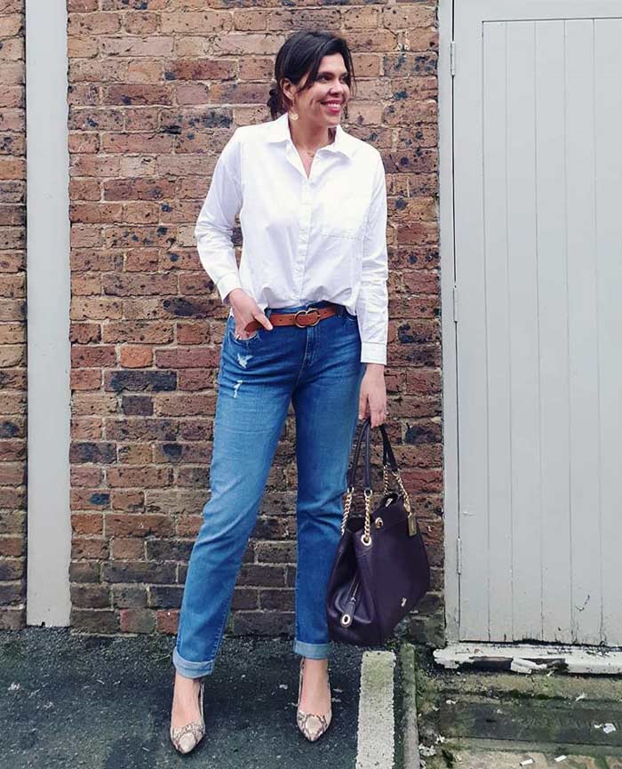 a white shirt and jeans outfit | 40plusstyle.com