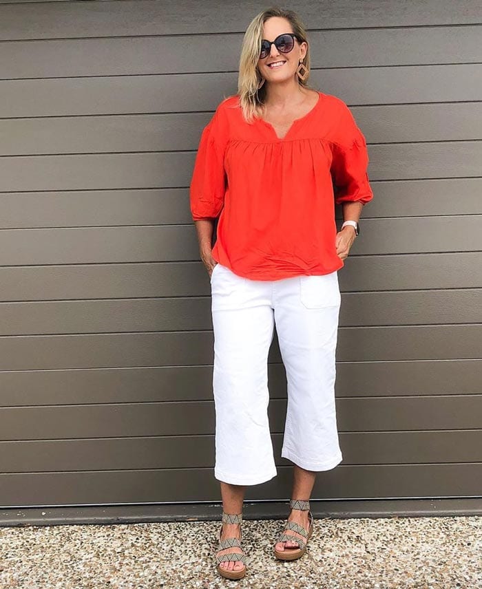 red and white is a perfect combination for spring | 40plusstyle.com