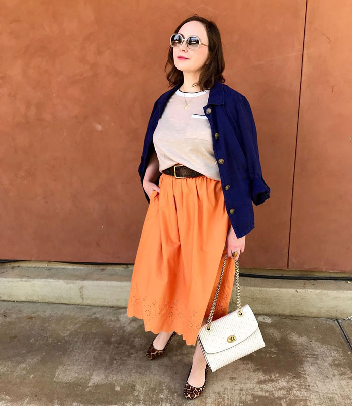 pairing orange with blue | 40plusstyle.com