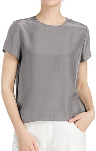 Best t-shirts for women - LilySilk silk blouse | 40plusstyle.com