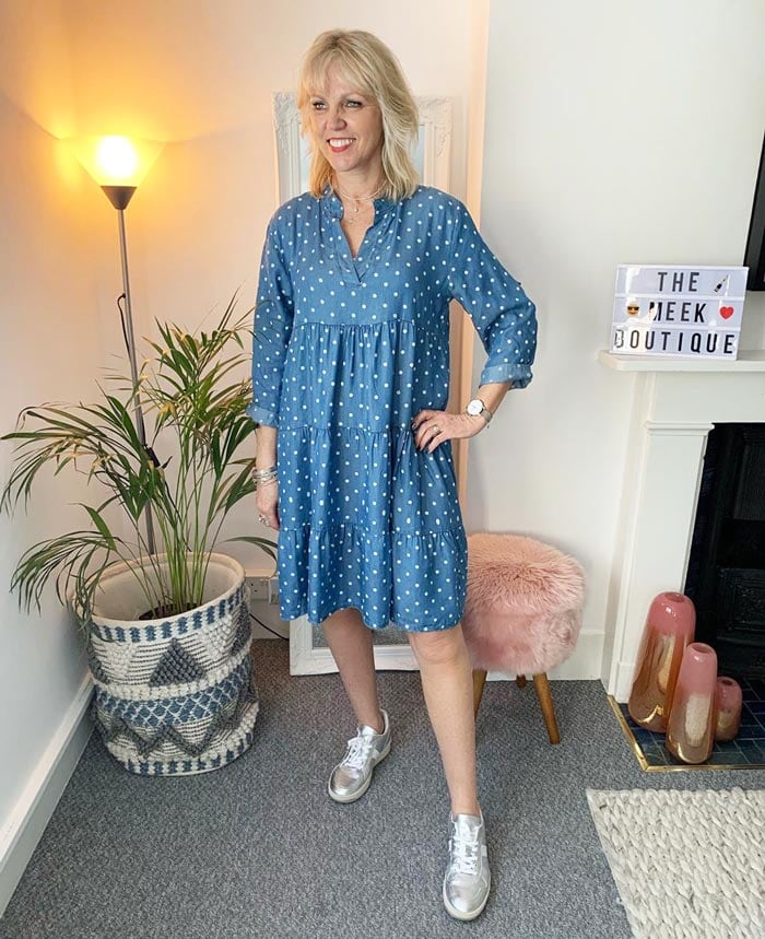 how to wear sneakers with a dress | 40plusstyle.com