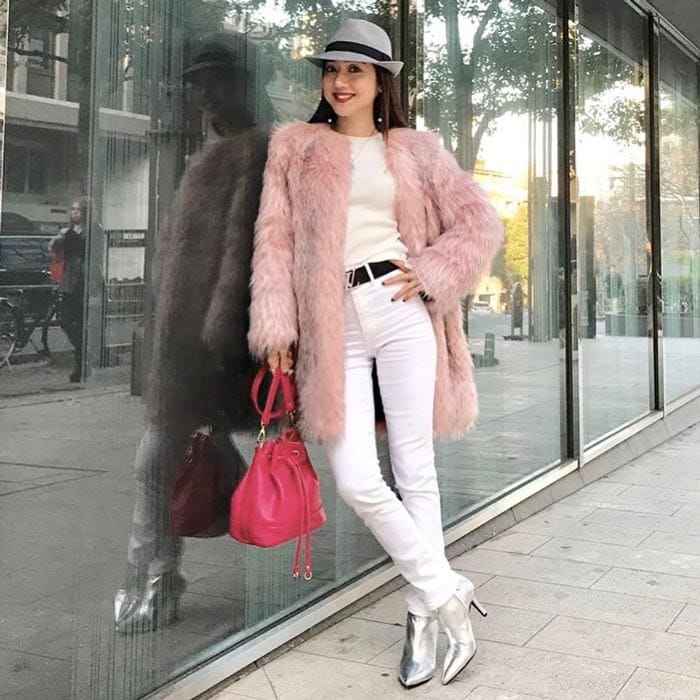 a pink fur coat outfit for the glamorous style personality | 40plusstyle.com