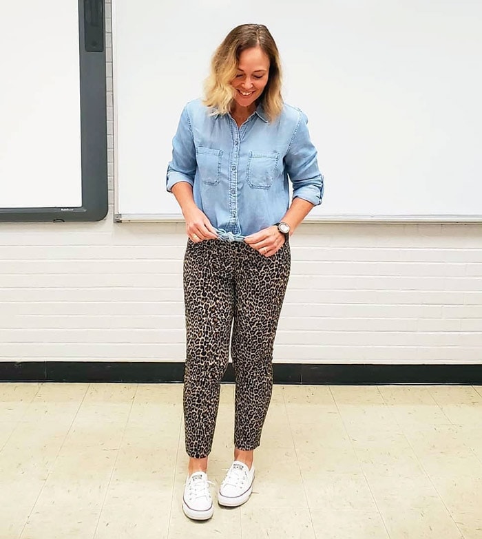 How to Wear Printed Pants Like a 40+ Blogger  Printed pants outfits, Patterned  pants outfit, Pants outfit work