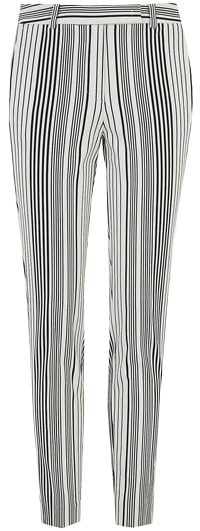 How to wear printed pants - striped pants | 40plusstyle.com