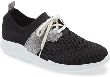 Shoes for wide feet - Munro 'Sandi' sneaker | 40plusstyle.com