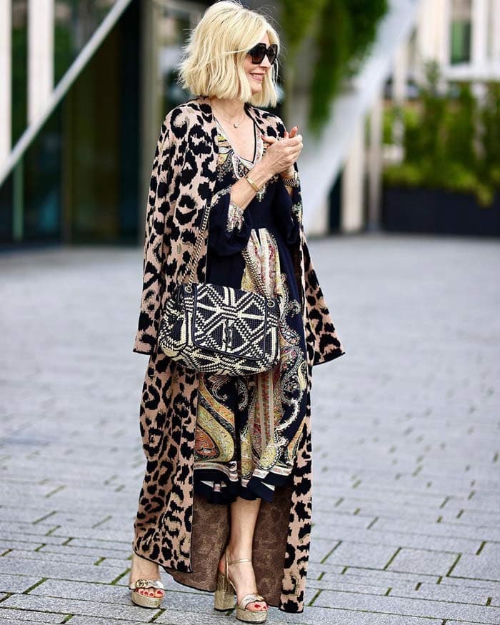 a leopard print outfit for the glamorous style personality | 40plusstyle.com