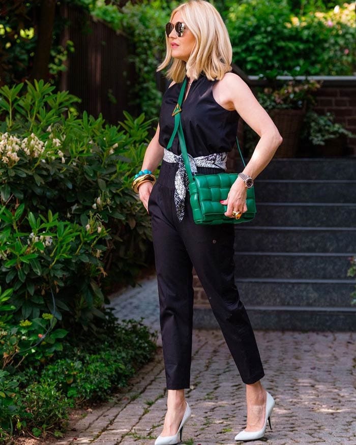 Petra wears comfortable stilettos with her jumpsuit | 40plusstyle.com