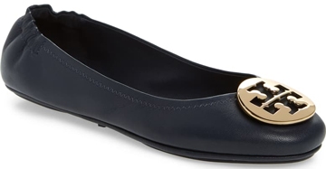 How to wear flat shoes - Tory Burch ballet flat | 40plusstyle.com