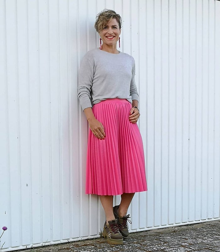 How to wear pink - Gitte wears pink and gray | 40plusstyle.com