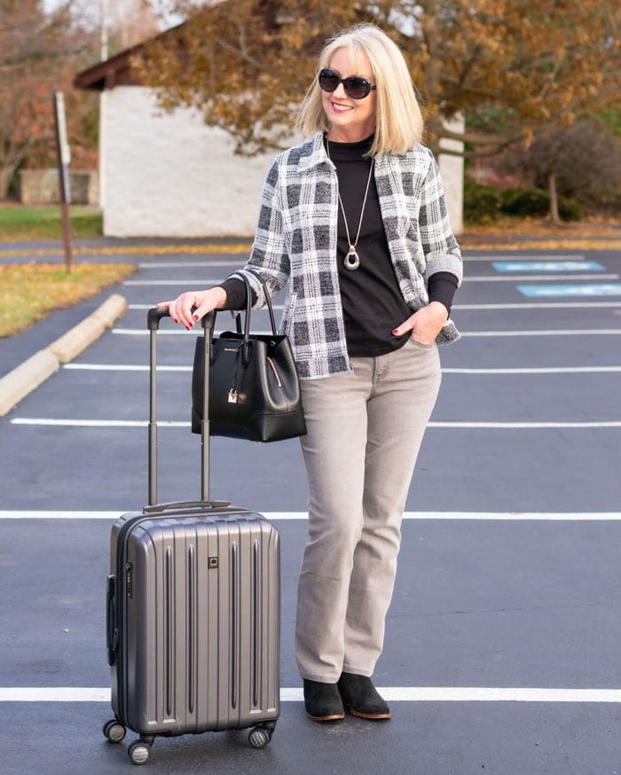 Kay wearing a neutral travel outfit | 40plusstyle.com