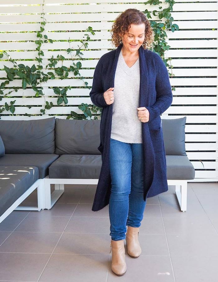 Kirsten layers her knitwear over jeans for fall | 40plusstyle.com