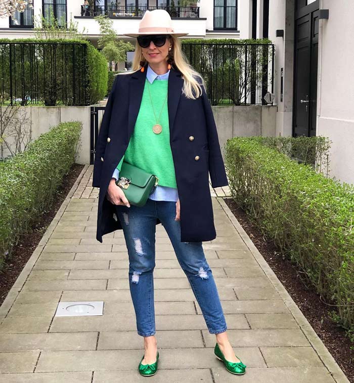 Nadine wears navy and green | 40plusstyle.com