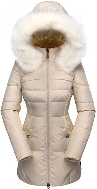 Faux fur hood coat for winter | 40plusstyle.com