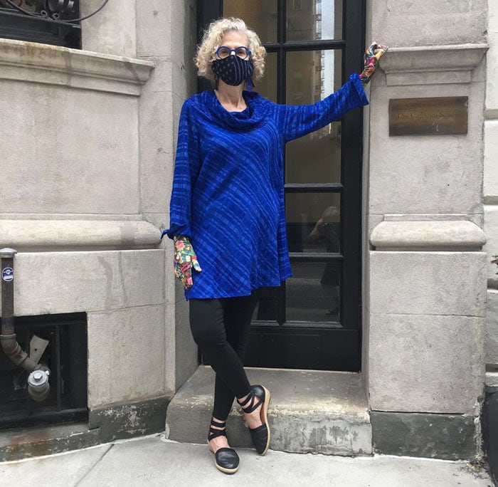 Dayle wearing a tunic with leggings | 40plusstyle.com