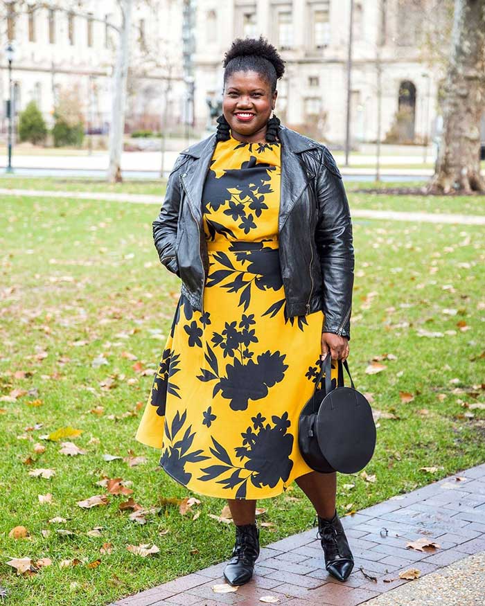 how to dress the apple shape - a flattering yellow dress | 40plusstyle.com